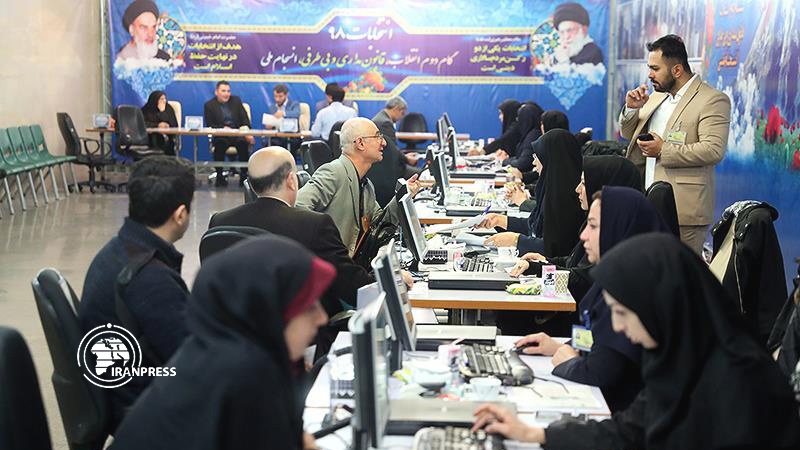 Iranpress: تسجيل 789 مرشحًا في اليوم الأول من تسجيل مرشحي الانتخابات البرلمانية الإيرانية 