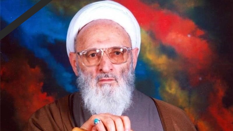 Iranpress: العلامة حسن زاده آملي في ذمة الله