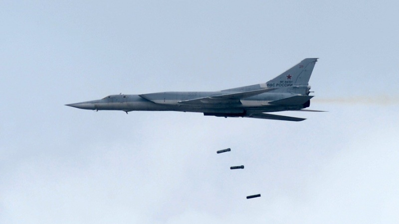 Iranpress: Russian heavy bomber crash-lands killing two