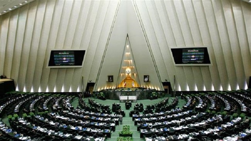 Iranpress: Report: Iranian lawmakers forthrightly condemn Syria attack