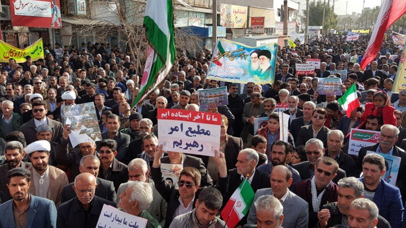 Iranpress: Photos: Massive Rally in Iran Celebrates 1979 Islamic Revolution