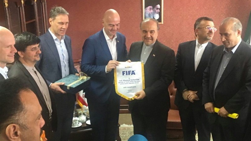 Iranpress: FIFA head invites Iran