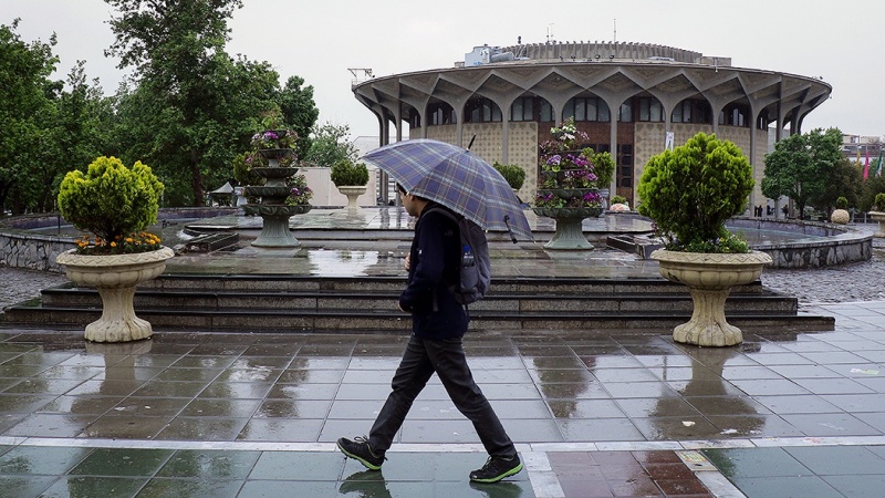 Iranpress: Heavy rainfall in Tehran