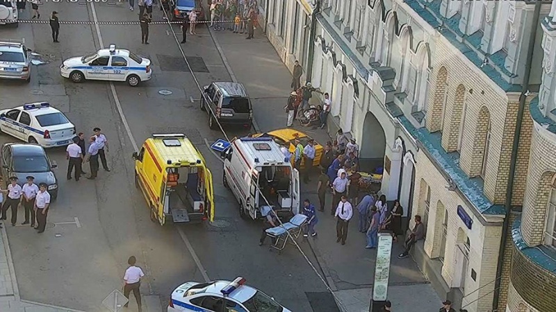 Iranpress: Eight pedestrians injured by taxi on sidewalk near Red Square in Moscow