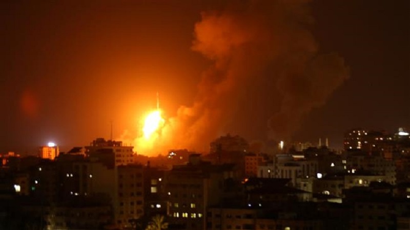 Iranpress: Israeli tanks fire shells at Gaza