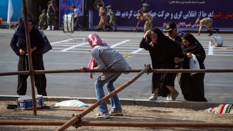 Iranpress: Photos: Terror attack on military parade in Ahvaz