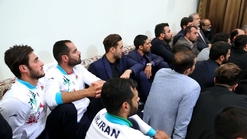 Iranpress: Photos:  Leader receives some of Iran