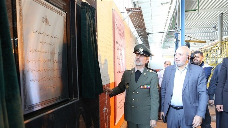 Iranpress: Iran’s defence minister unveils two new factories  