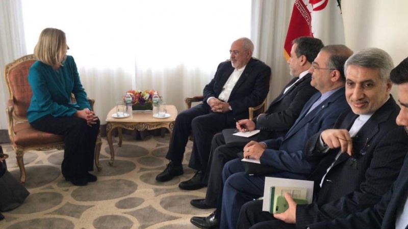 Iranpress: Mogherini  holds  meeting  with Iran FM  in NY