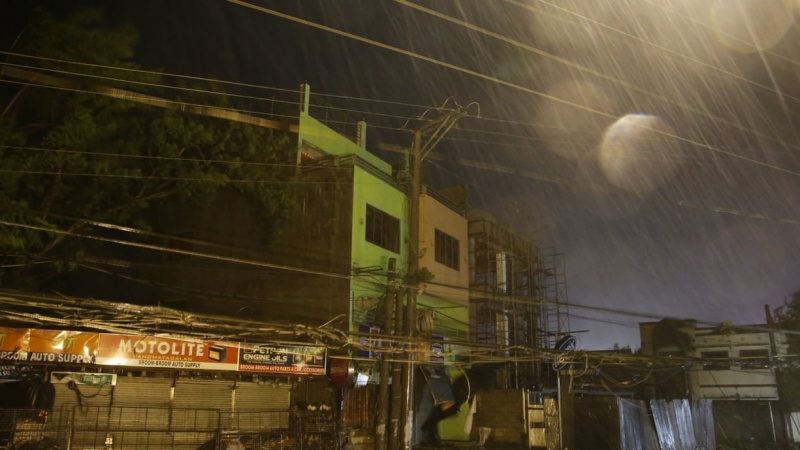 Iranpress: Typhoon Mangkhut hits the Philippines with powerful winds and rain