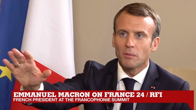 Iranpress: French President: Exiting JCPOA would be catastrophic