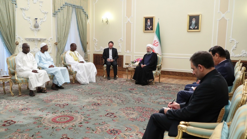 Iranpress: Iran, Senegal and South Africa to boost ties