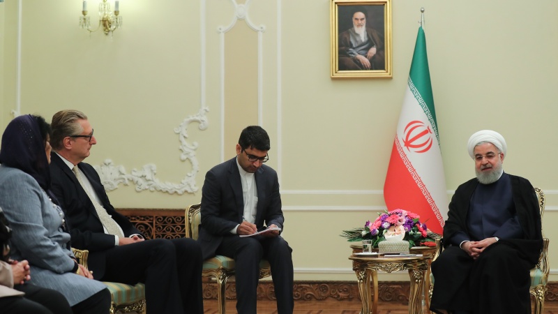 Iranpress: Iran and three European countries call for deeper economic ties