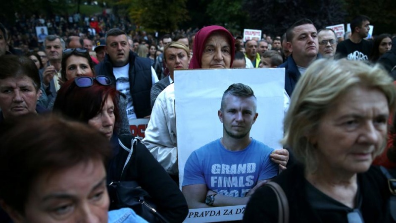 Iranpress: Bosnians hold rallies ahead of elections