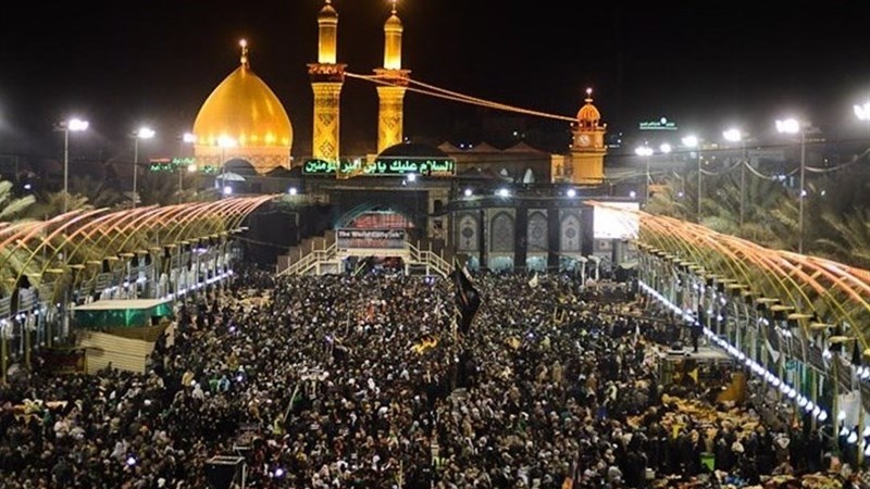 Iranpress: Holy Karbala hosts over 10 Milion Arbaeen pilgrims 