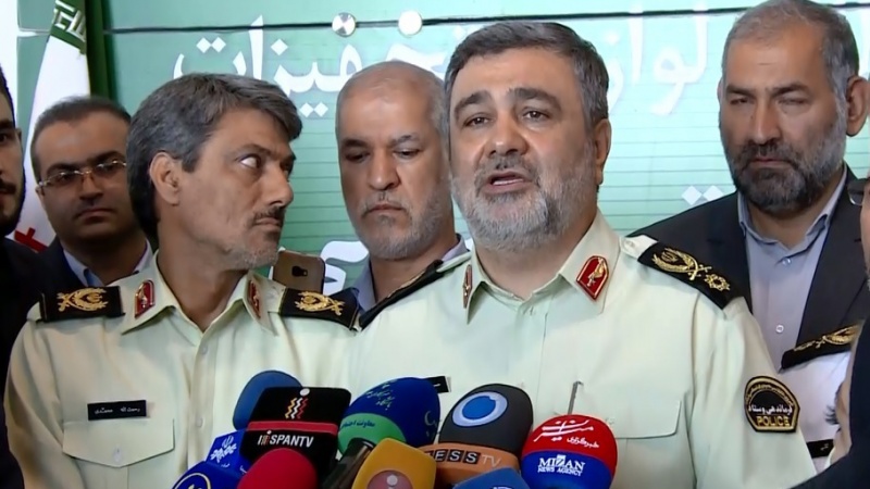 Iranpress: Iranian commander: US tries to implement its plots in the region
