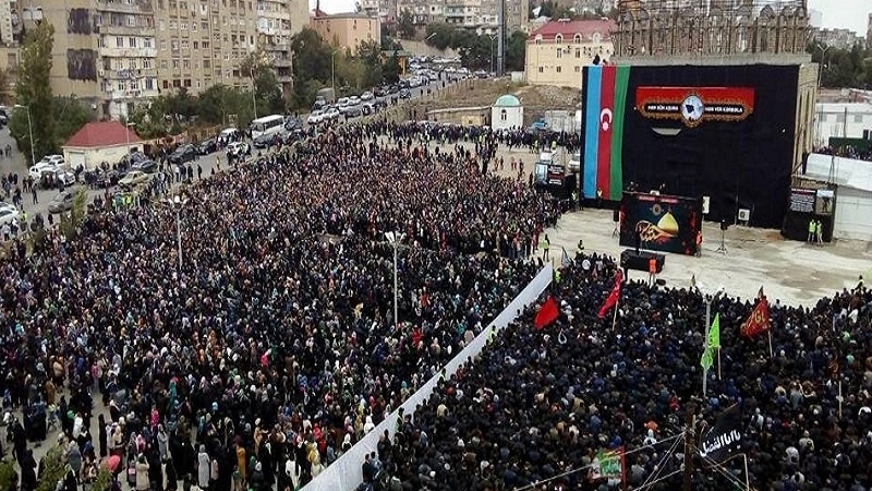 Iranpress: People of Baku, Republic of Azerbaijan mourn Imam Hussein on Arbaeen