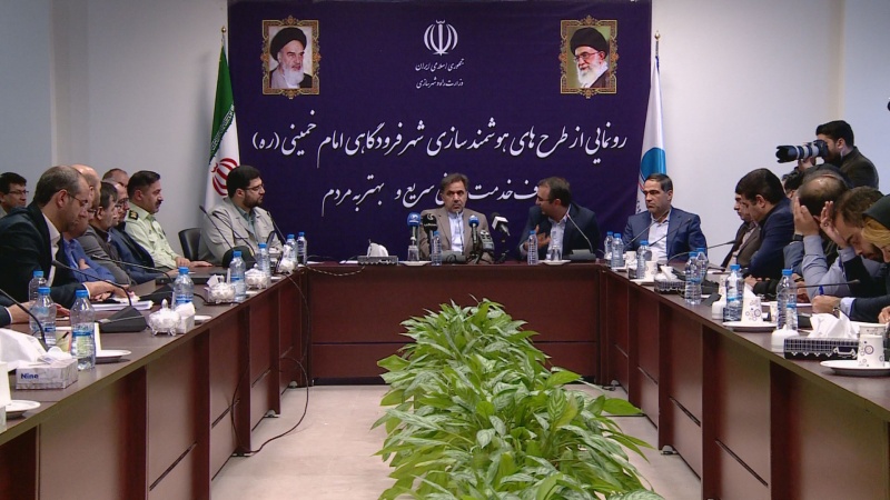 Iranpress: Akhoundi unveils intelligent system project at Imam Khomeini international airport