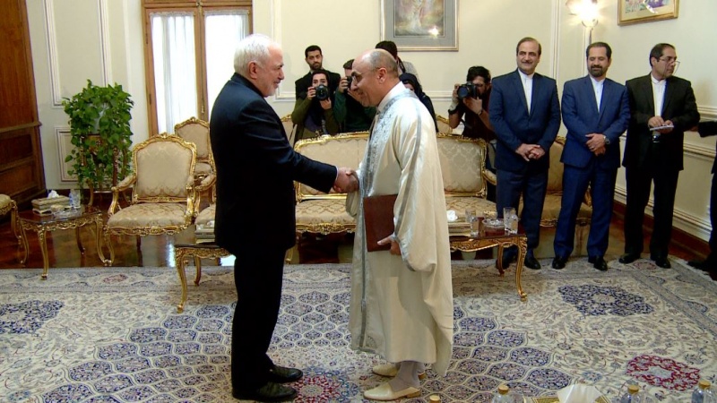 Iranpress: Photos:  FM Zarif receives foreign ambassadors