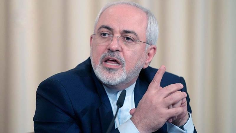 Iranpress: Zarif stresses on resistance against US pressures