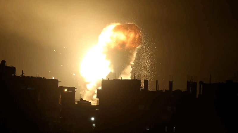 Iranpress: 7 Palestinians, one Zionist officer killed in fresh wave of Gaza attack