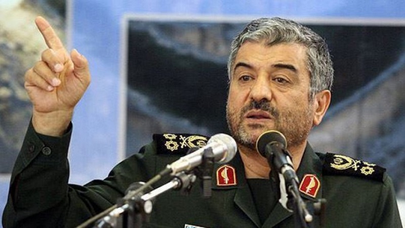Iranpress: Major General Jafari: Arrogant powers bothered by Islamic resistance  