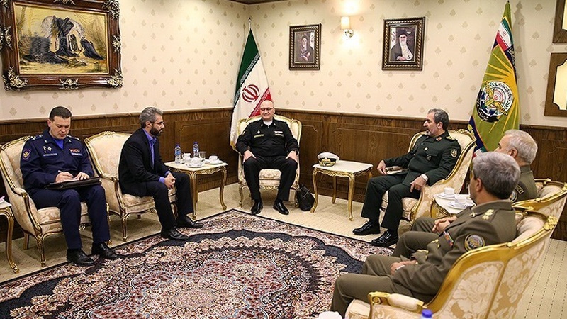 Iranpress: Iran and Russia holds joint military commission meeting