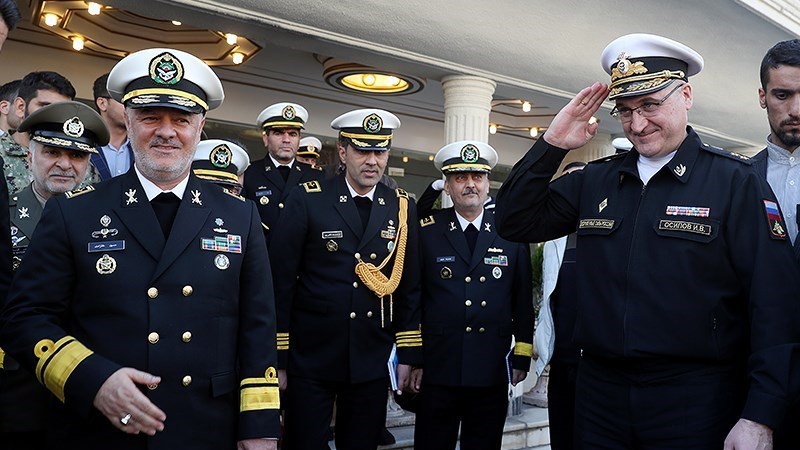 Iranpress: Photo: Iran Russia top military officials in a meeting in Tehran 