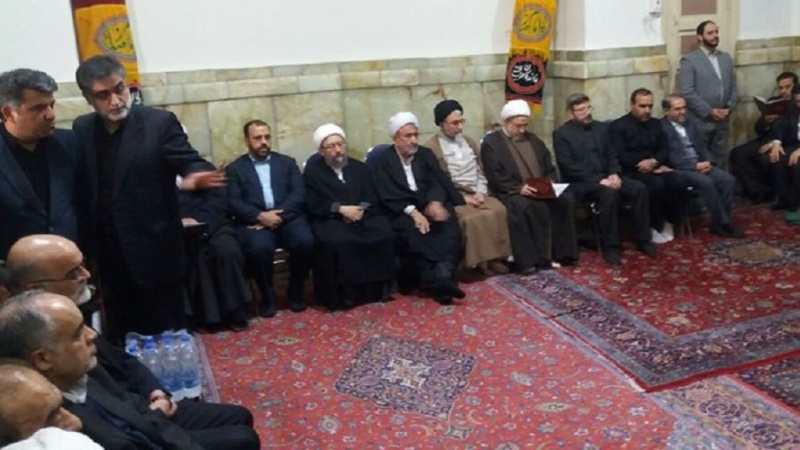 Iranpress: Iranian officials pay tribute to late Ayatollah Shahroudi in Arg Mosque