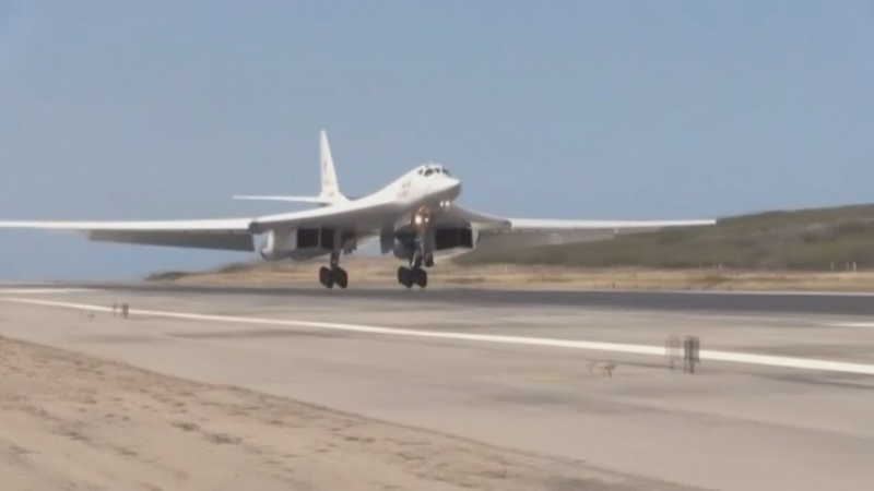 Iranpress: Russia sends two supersonic bombers to Venezuela