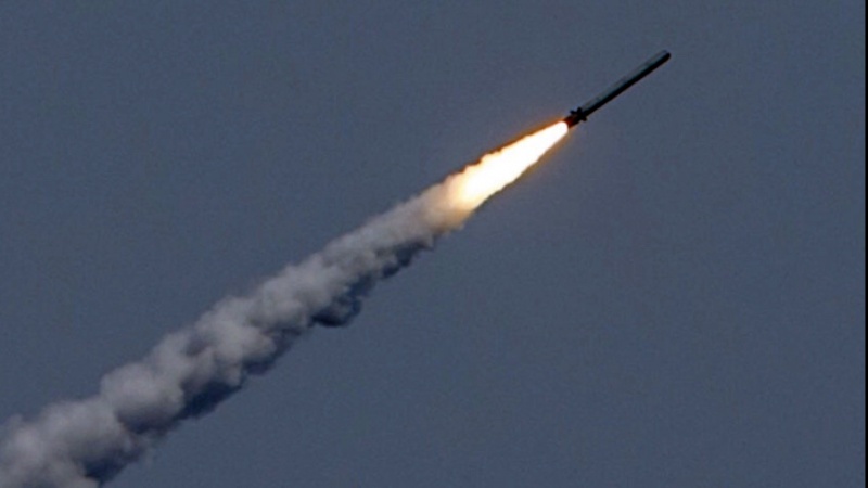 Iranpress: Russian President hails successful test of hypersonic missile system