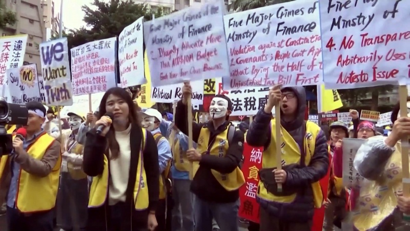 Iranpress:  Taiwanese demand tax reforms