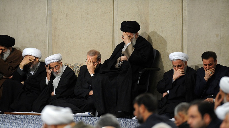 Iranpress: Leader attends memorial ceremony for late Ayatollah Shahroudi