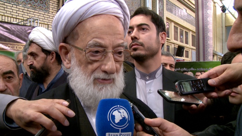 Iranpress:  Emami-Kashani: Ayatollah Shahroudi