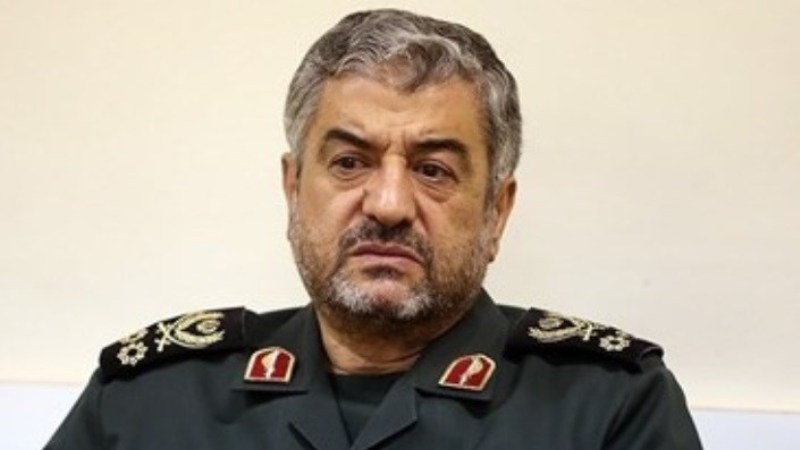 Iranpress: IRGC chief to Netanyahu: "Don’t play with lion’s tail"
