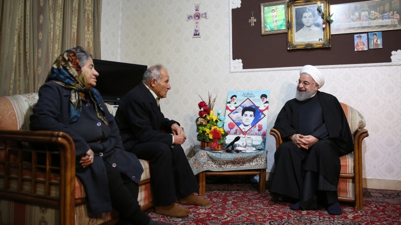 Iranpress: Rouhani congratulates beginning of year 2019 to family of Armenian martyr 