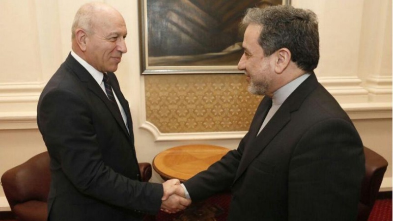 Iranpress:  Araqchi stresses on Iran-Bulgaria parliamentary cooperation 