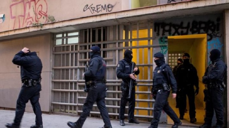 Iranpress: Police arrests 14 in anti-terror operation in Catalonia