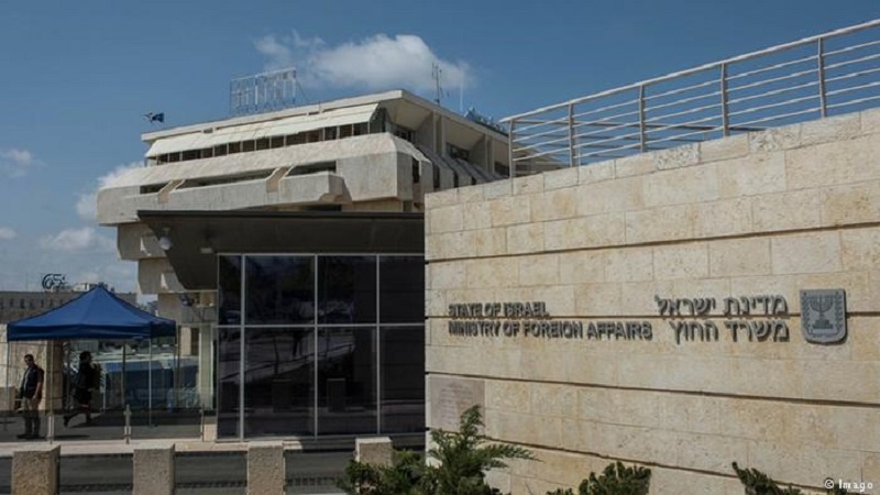 Iranpress:  Tear gas canister explodes outside Israeli Foreign Ministry 