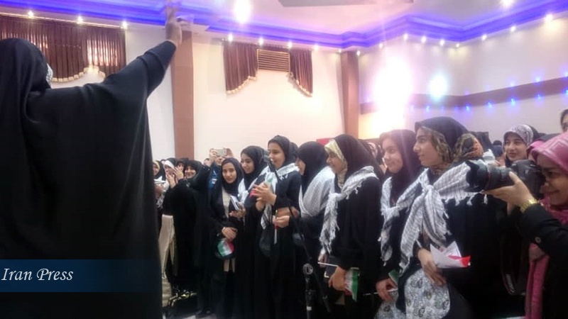 Iranpress: Photo: Celebration of the anniversary of Islamic Revolution victory in Kashan