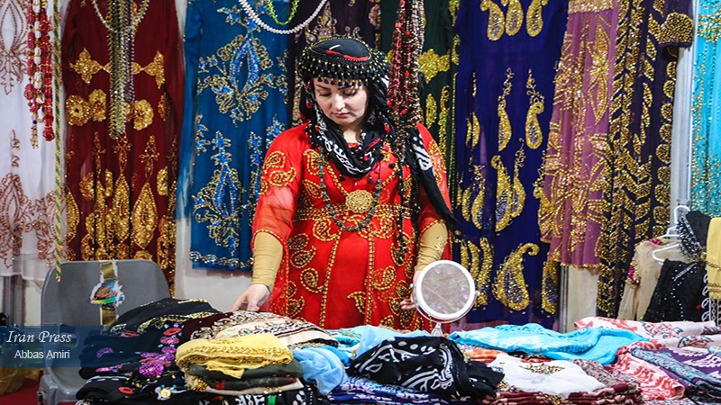 Iranpress: Photo: The 11th national handicrafts fair kicks off in Shiraz 