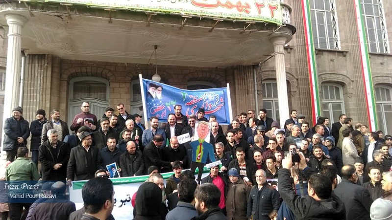 Iranpress: Photo: Tabriz people celebrate 40th victory anniversary of Islamic Revolution 