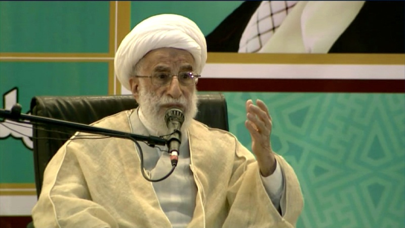 Iranpress: Iran has no fear of US threats: Ayatollah Ahmad Jannati