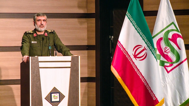 Iranpress: Attempts to sabotage Iran missiles program failed miserably: IRGC commander  
