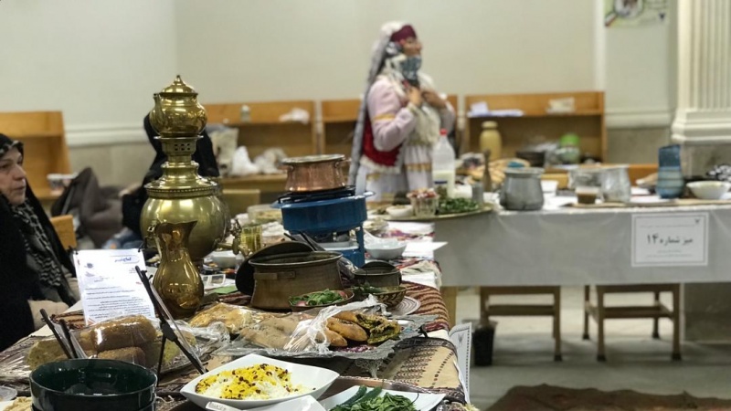 Iranpress: Traditional Food Festival in Iran