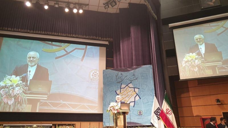 Iranpress: Foreign Minister Zarif: Iran has a bright future in international arena