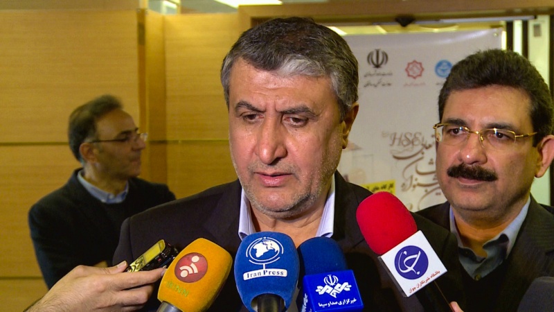 Iranpress: Minister of Roads and Urban Development praises Iran