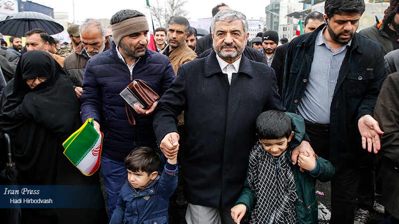 Iranpress: Revolution has matured, thanks to its nation: IRGC commander