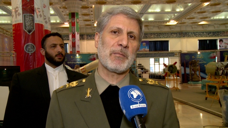 Iranpress: Defense Minister Hatami: Iran turns sanctions into defense opportunities