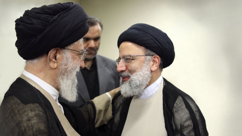 Iranpress: Leader introduces Hojjat-ul-Islam Ra’eesi as Iran